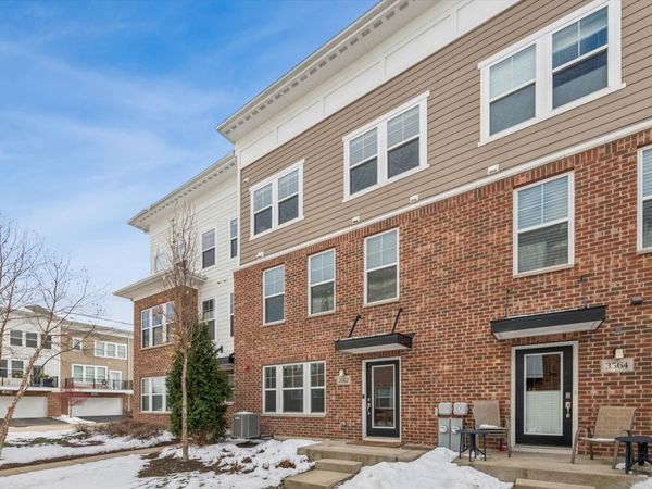 3562 SAWGRASS Drive, Woodridge, IL 60517