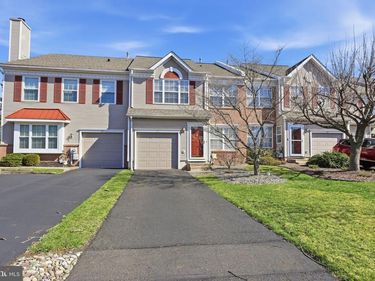 25 HONEY LOCUST LANE, NEWTOWN, PA 18940