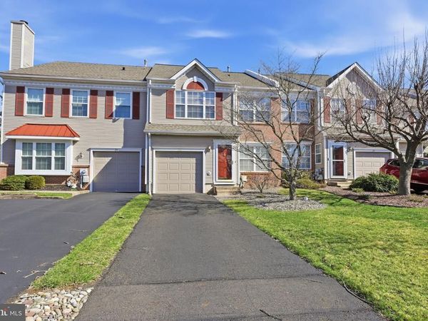25 HONEY LOCUST LANE, NEWTOWN, PA 18940