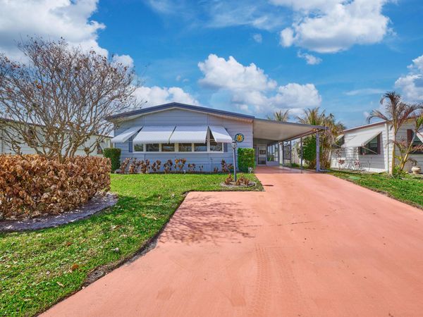 7626 SE Independence Avenue, Hobe Sound, FL 33455