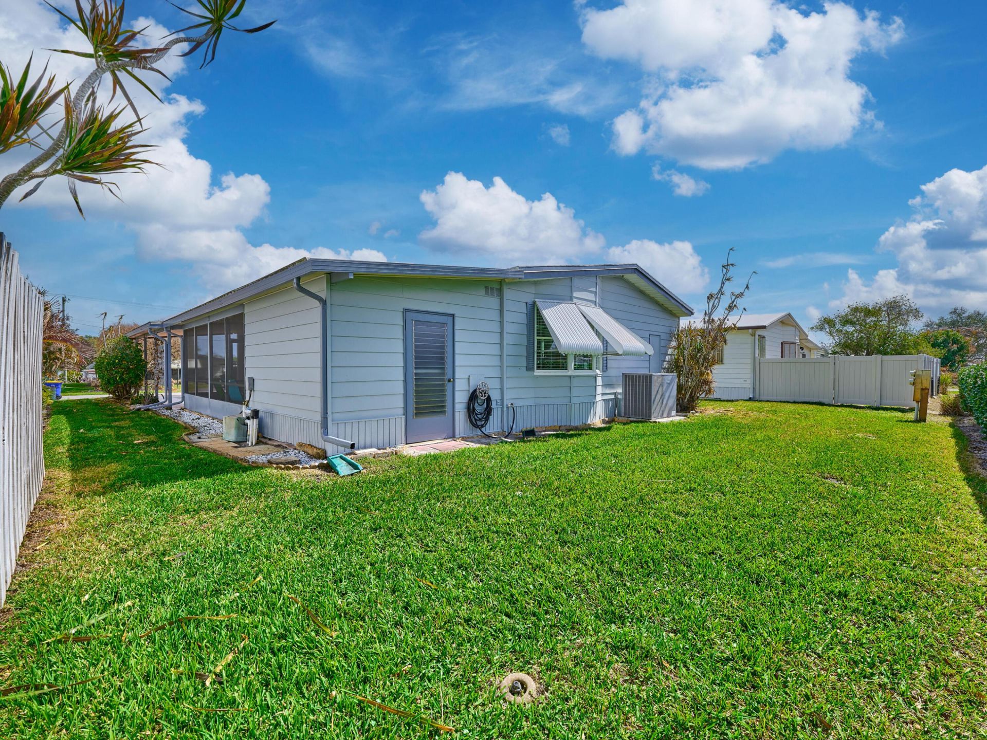 7626 SE Independence Avenue, Hobe Sound, FL 33455 Photo