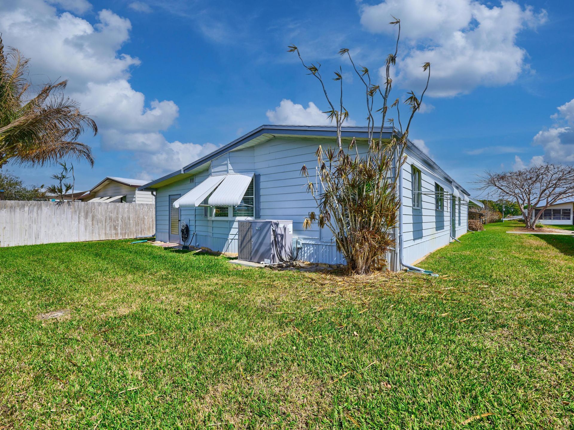 7626 SE Independence Avenue, Hobe Sound, FL 33455 Photo