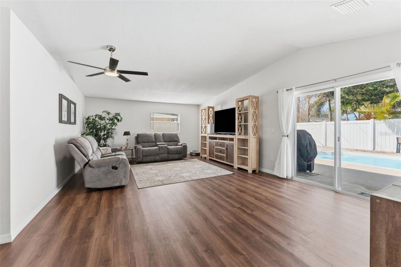 1824 59th Way N, Saint Petersburg, FL 33710 Photo