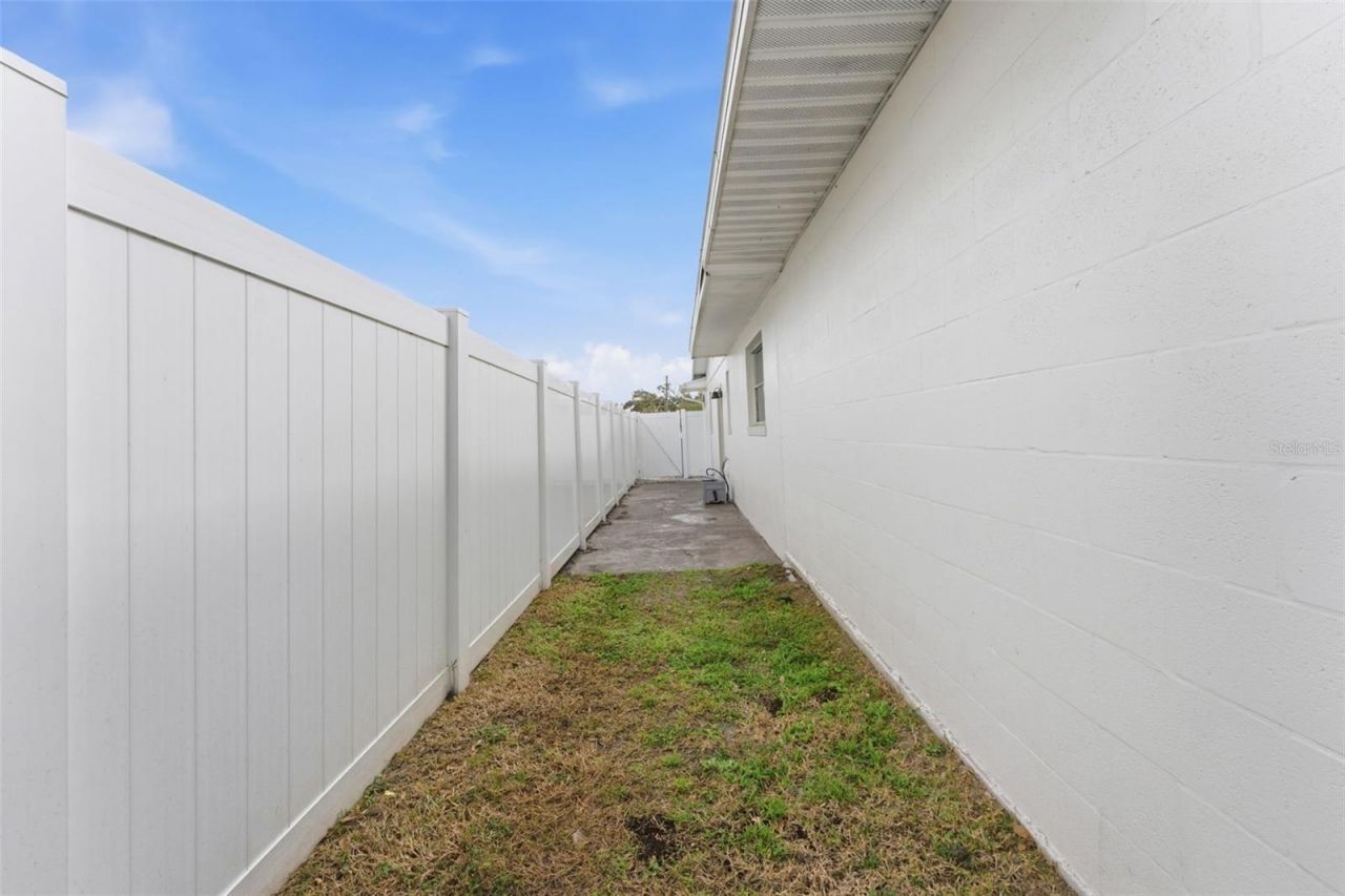 1824 59th Way N, Saint Petersburg, FL 33710 Photo