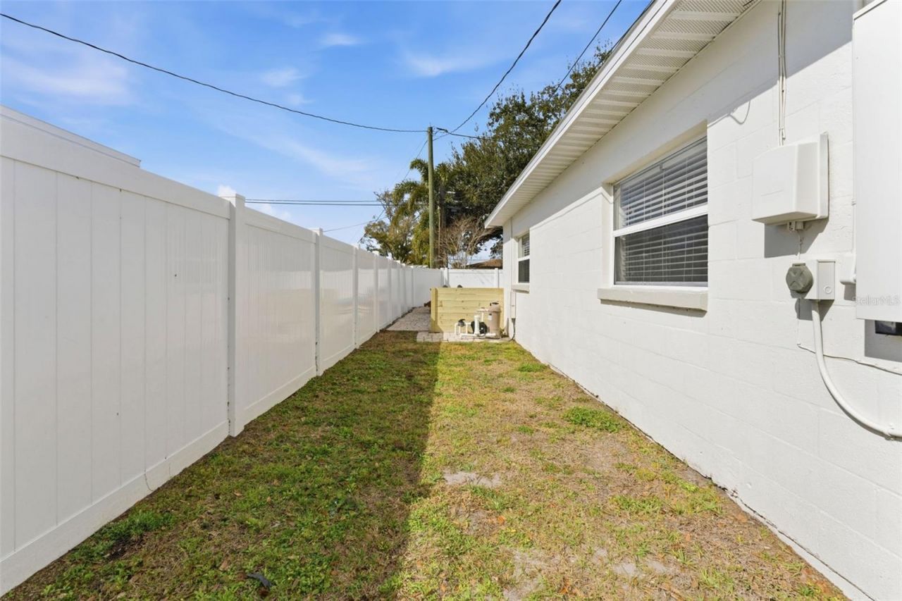 1824 59th Way N, Saint Petersburg, FL 33710 Photo