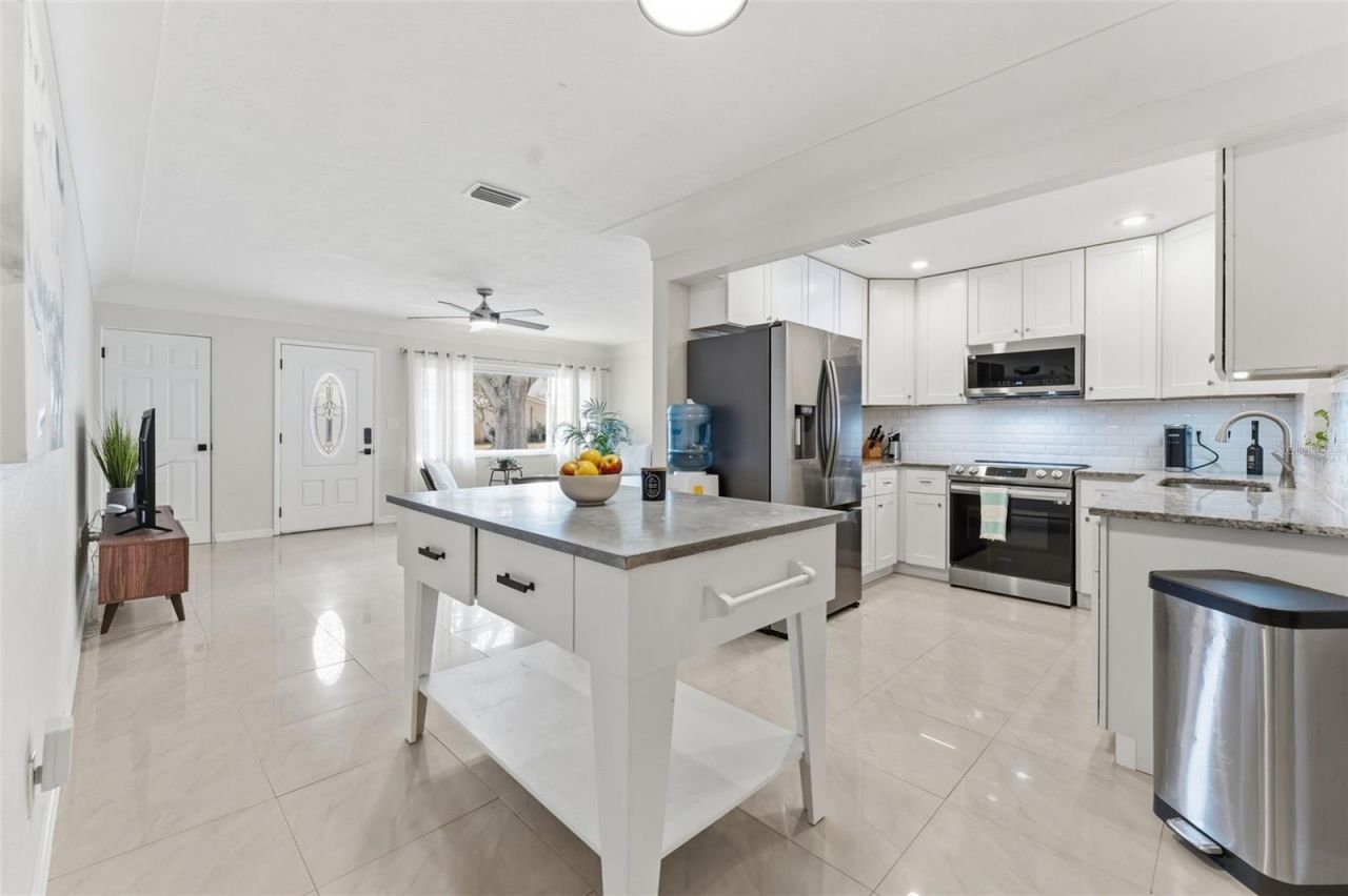 1824 59th Way N, Saint Petersburg, FL 33710 Photo