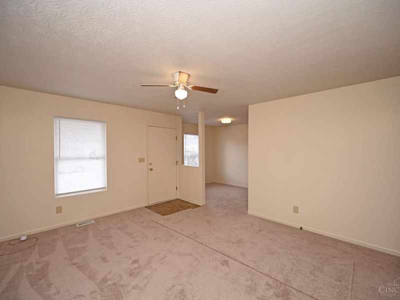 141 E McKinley Street, South Lebanon, OH 45065 Photo 8