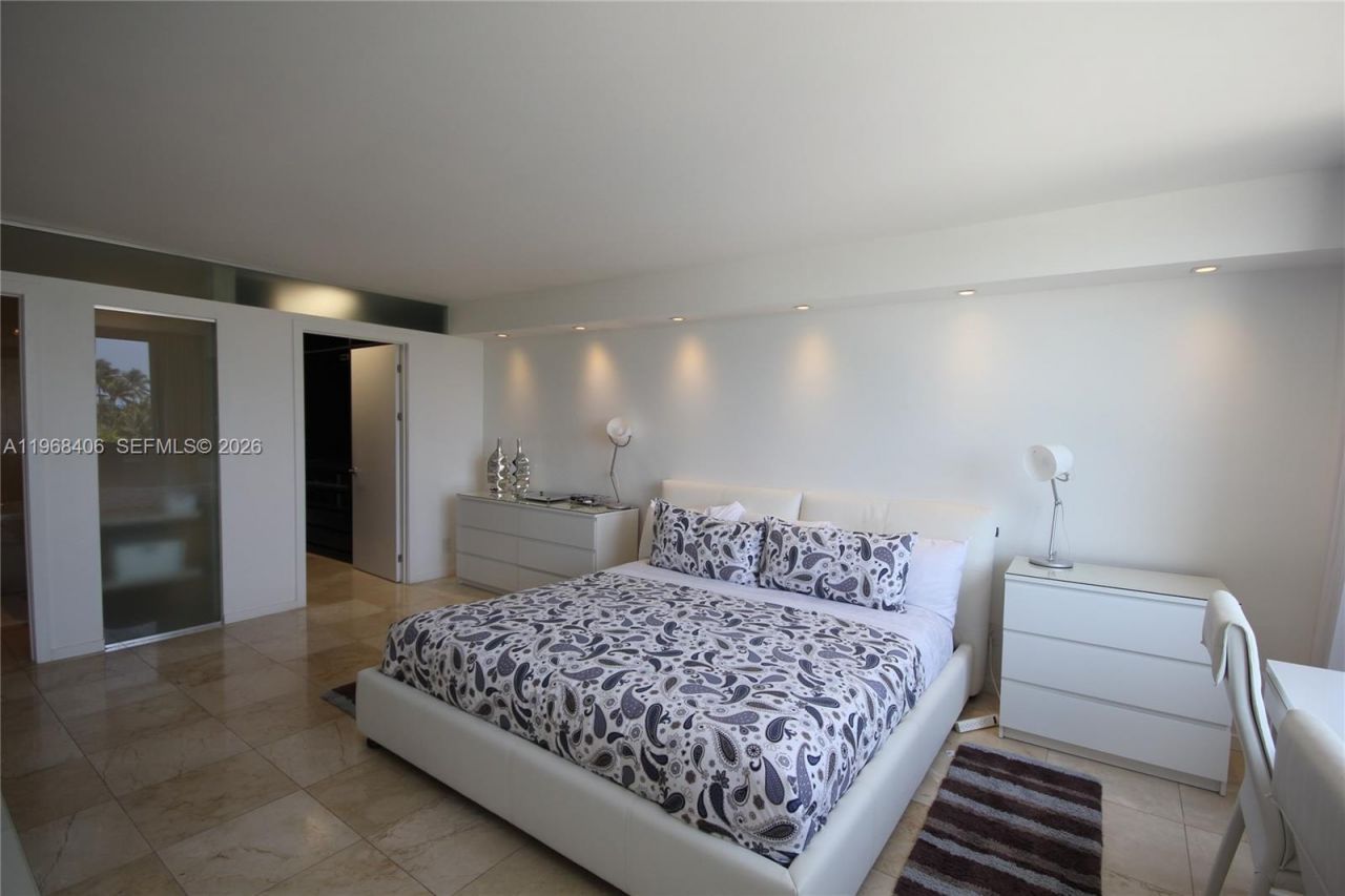 5151 Collins Av, Unit 532, Miami Beach, FL 33140 Photo