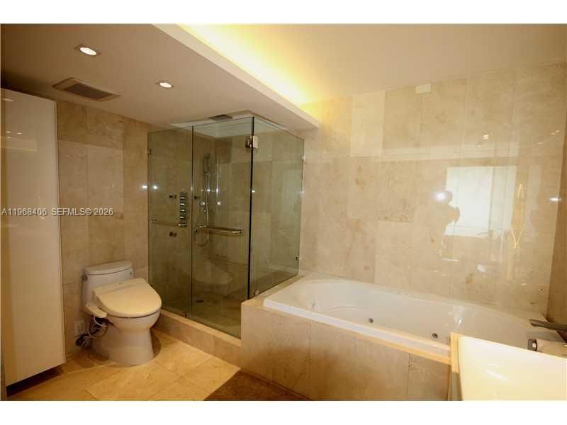 5151 Collins Av, Unit 532, Miami Beach, FL 33140 Photo