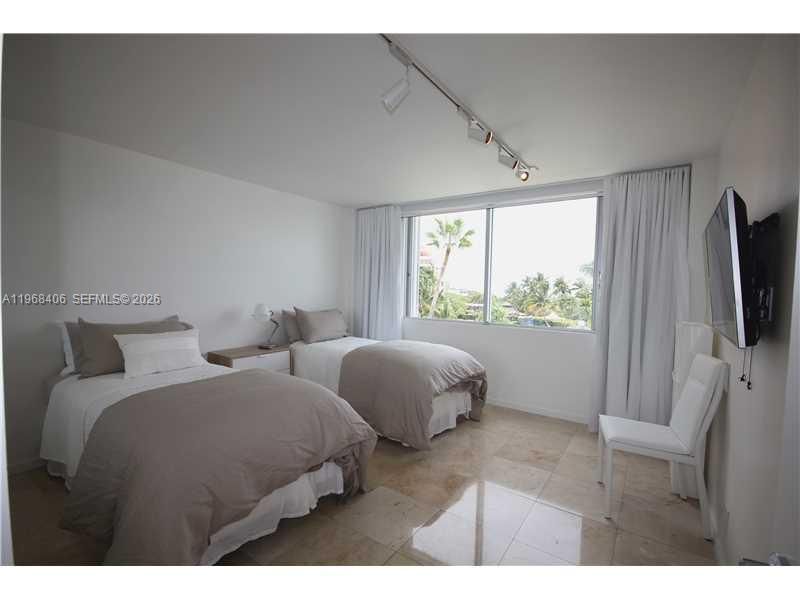 5151 Collins Av, Unit 532, Miami Beach, FL 33140 Photo