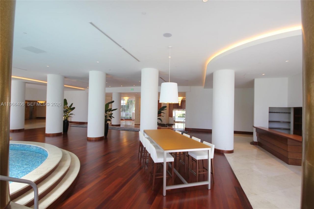 5151 Collins Av, Unit 532, Miami Beach, FL 33140 Photo