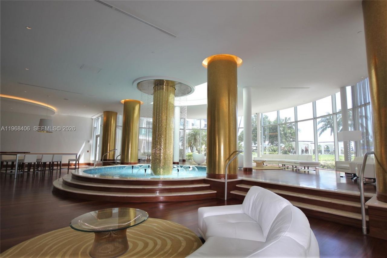 5151 Collins Av, Unit 532, Miami Beach, FL 33140 Photo