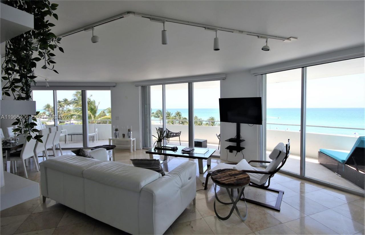 5151 Collins Av, Unit 532, Miami Beach, FL 33140 Photo