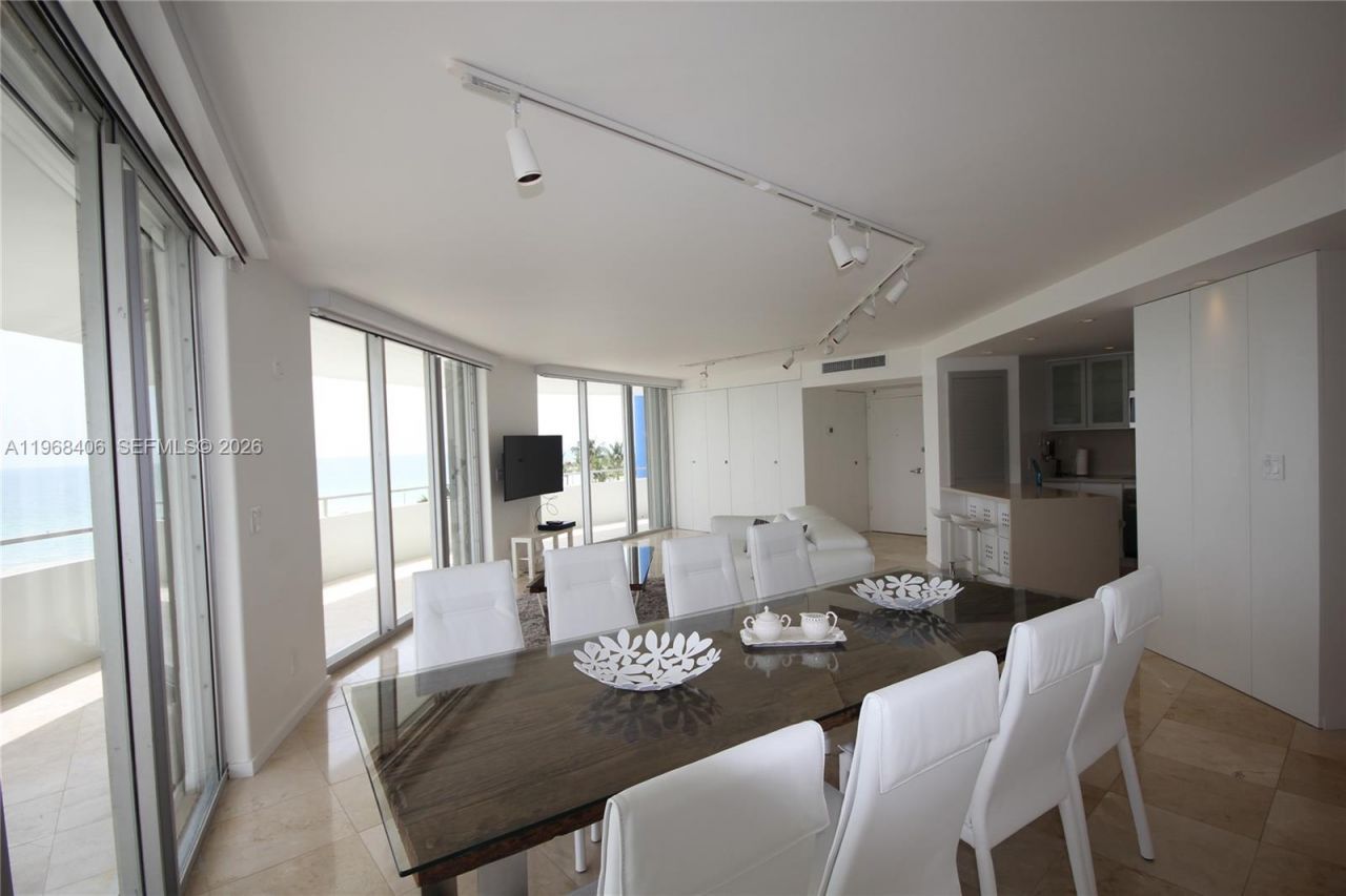 5151 Collins Av, Unit 532, Miami Beach, FL 33140 Photo
