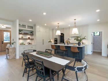 625 Ivy Falls Avenue, Mendota Heights, MN 55118