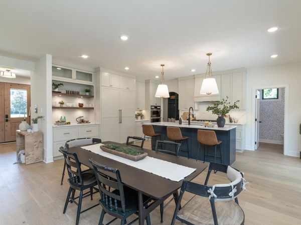 625 Ivy Falls Avenue, Mendota Heights, MN 55118