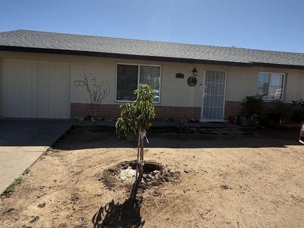 8219 W PICCADILLY Road, Phoenix, AZ 85033