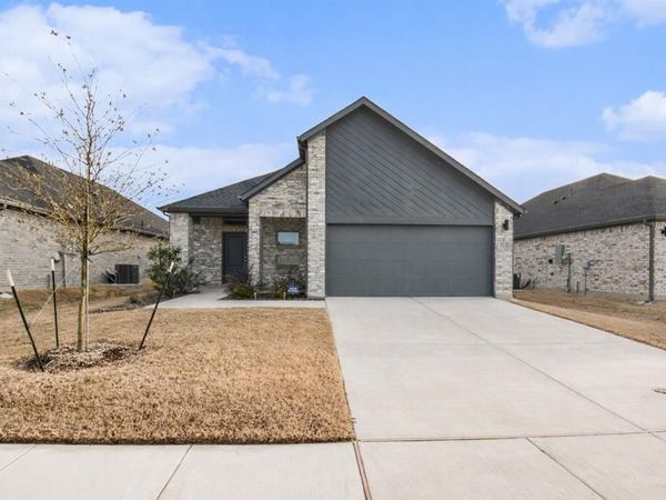 315 Lost Creek Trail, Greenville, TX 75402