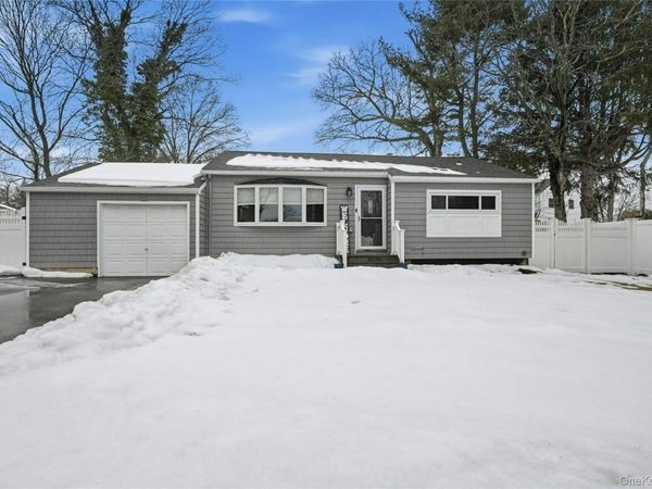 94 Locust Place, East Northport, NY 11731