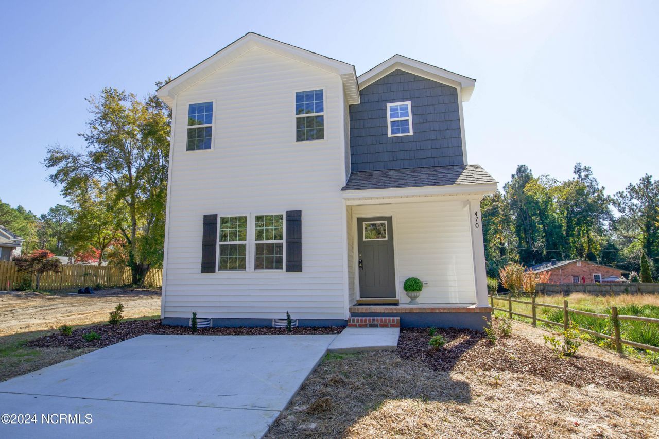 470 S Glover Street, Southern Pines, NC 28387 Main Photo