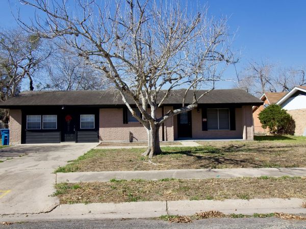 1203 Yosemite, Beeville, TX 78102