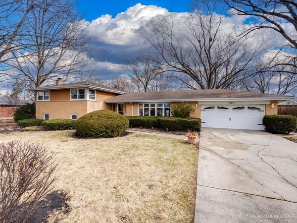 1105 N Maple Lane, Prospect Heights, IL 60070