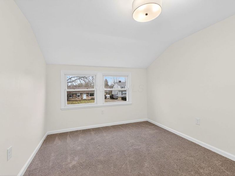 399 Carilla Lane, Columbus, OH 43228 Photo 18