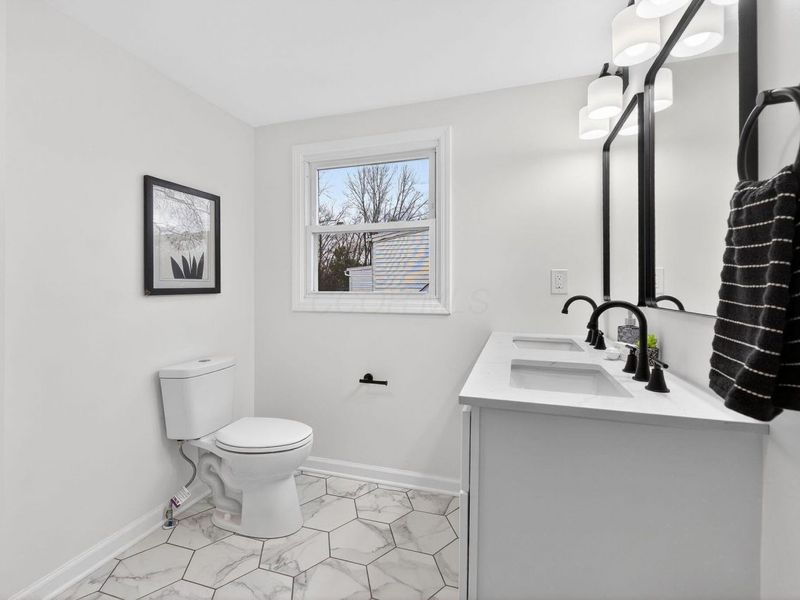 399 Carilla Lane, Columbus, OH 43228 Photo 25