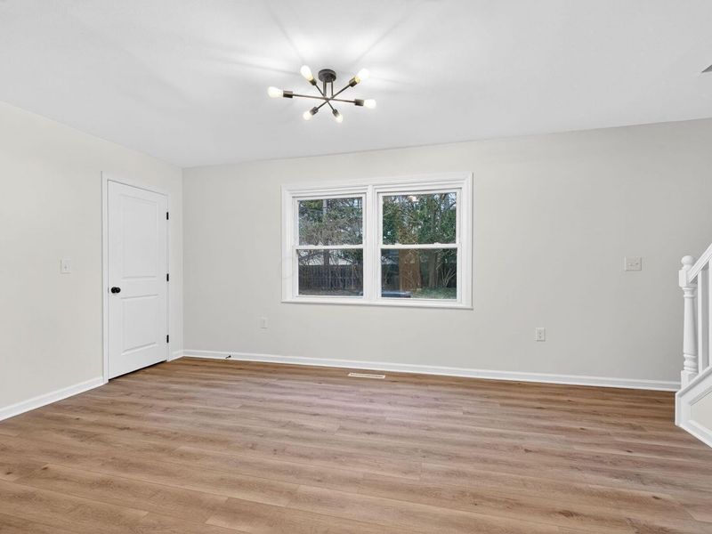 399 Carilla Lane, Columbus, OH 43228 Photo 6