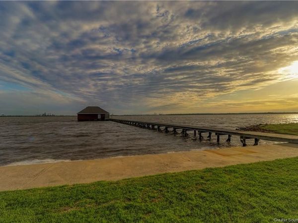 7090 Moss Lake Lane, Sulphur, LA 70665