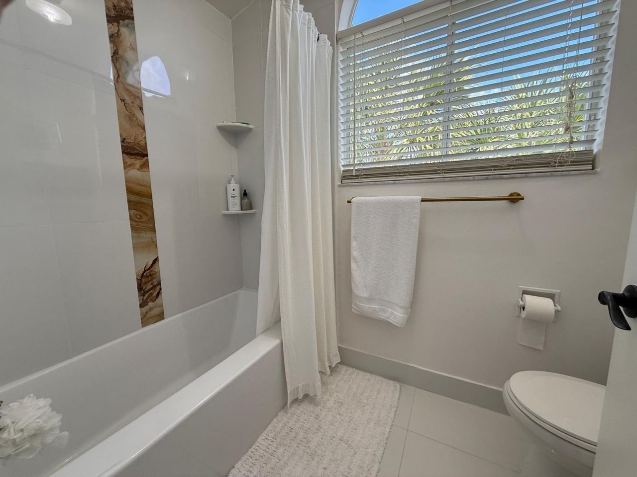 16206 Glenmoor Drive, Unit 206, West Palm Beach, FL 33409 Photo