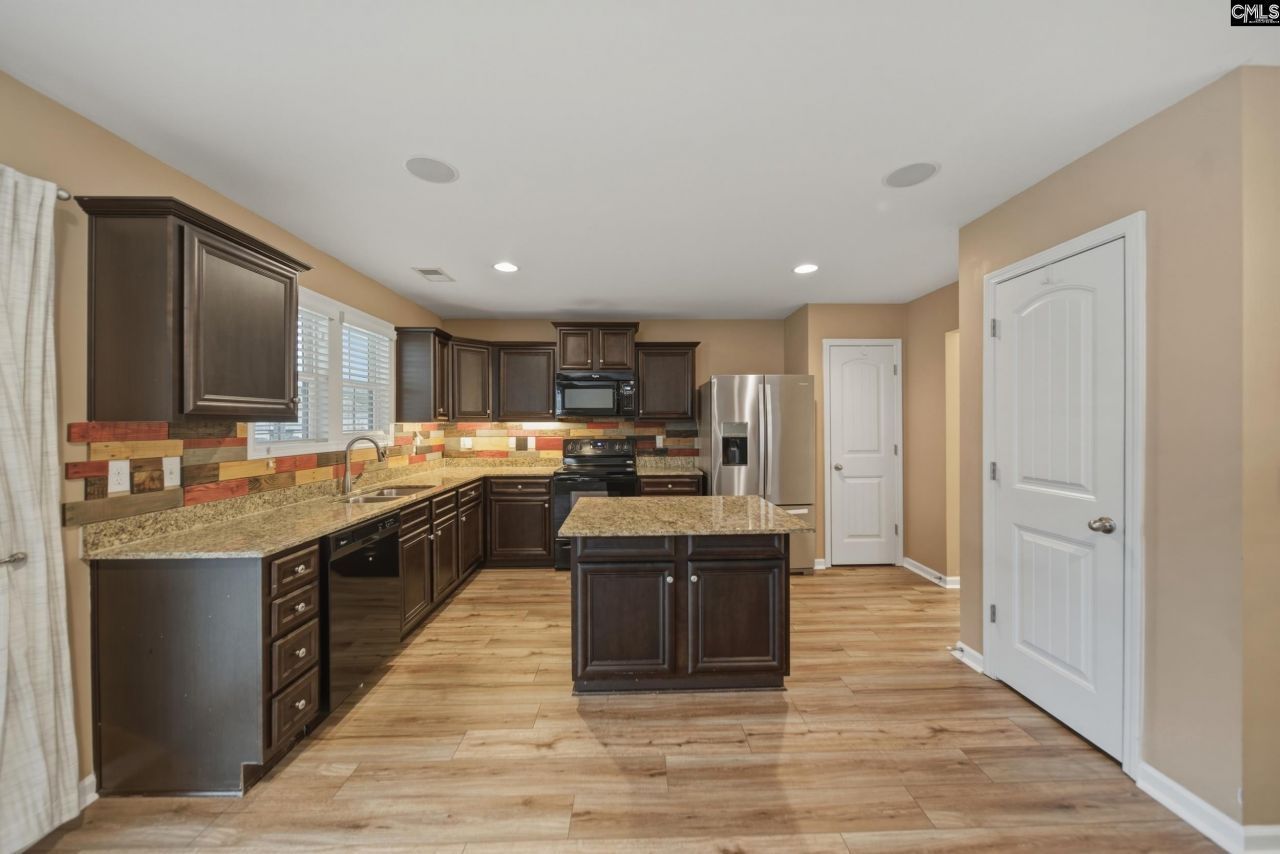 76 Crusader Court Photo 12