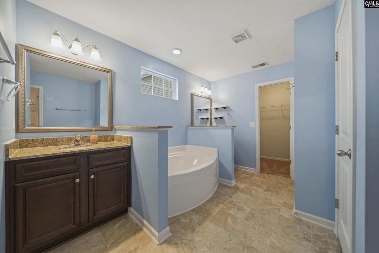 76 Crusader Court Photo 18