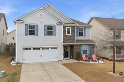 76 Crusader Court photo 4