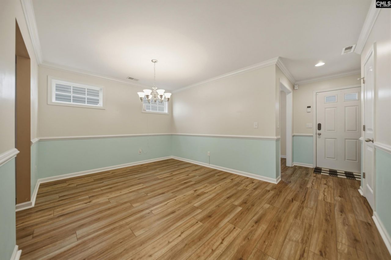 76 Crusader Court Photo 7