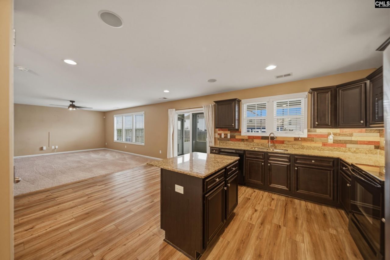 76 Crusader Court Photo 9