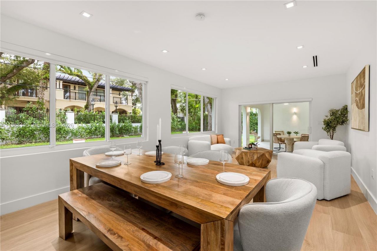 6011 Maynada St, Coral Gables, FL 33146 Photo