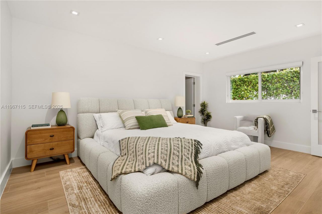 6011 Maynada St, Coral Gables, FL 33146 Photo