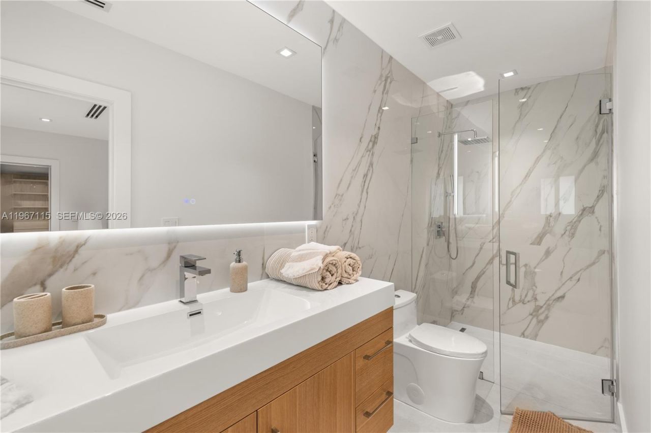 6011 Maynada St, Coral Gables, FL 33146 Photo