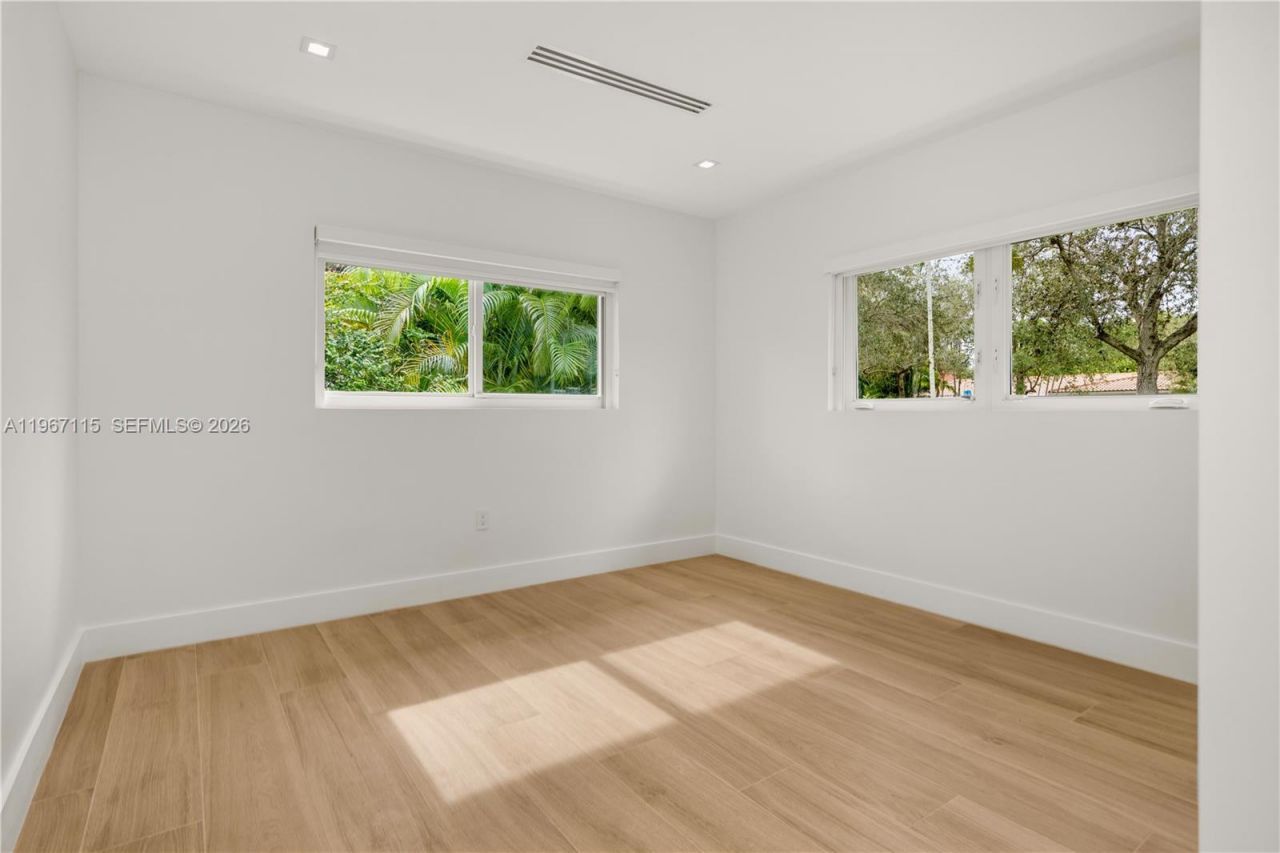 6011 Maynada St, Coral Gables, FL 33146 Photo