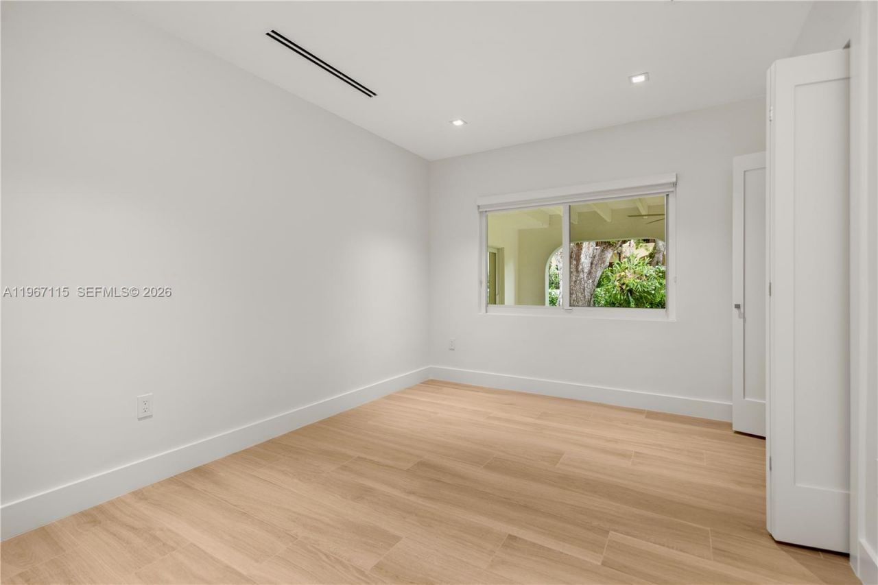 6011 Maynada St, Coral Gables, FL 33146 Photo