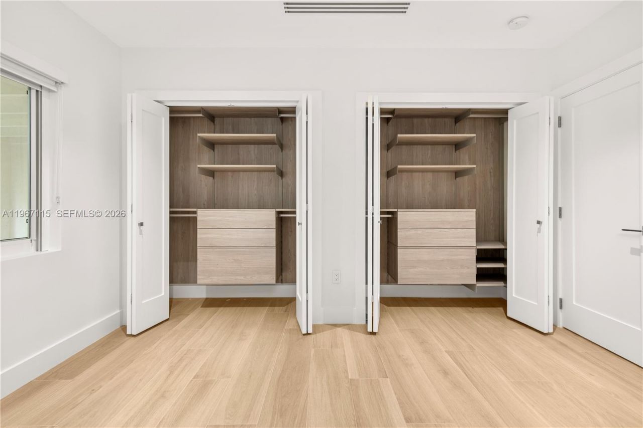 6011 Maynada St, Coral Gables, FL 33146 Photo