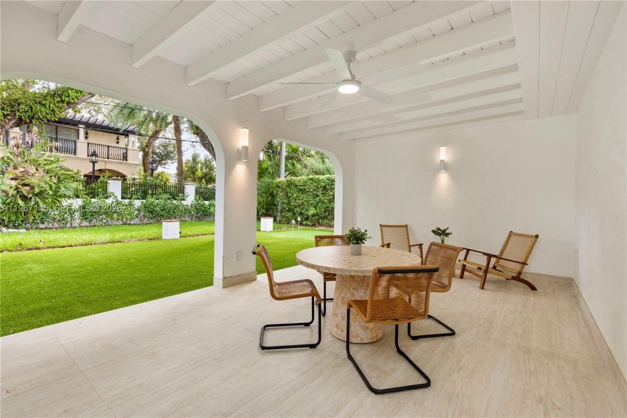 6011 Maynada St, Coral Gables, FL 33146 Photo