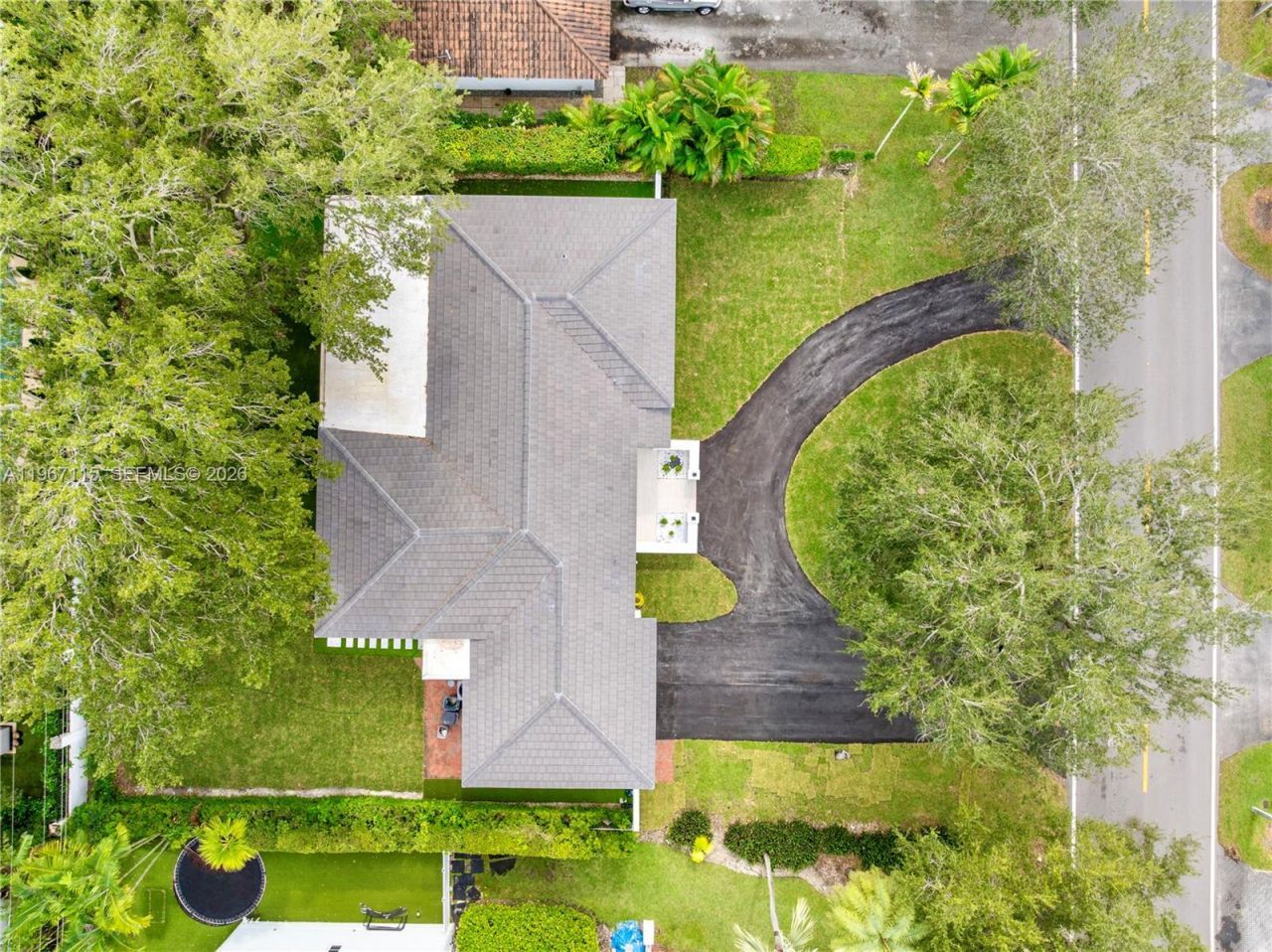 6011 Maynada St, Coral Gables, FL 33146 Photo