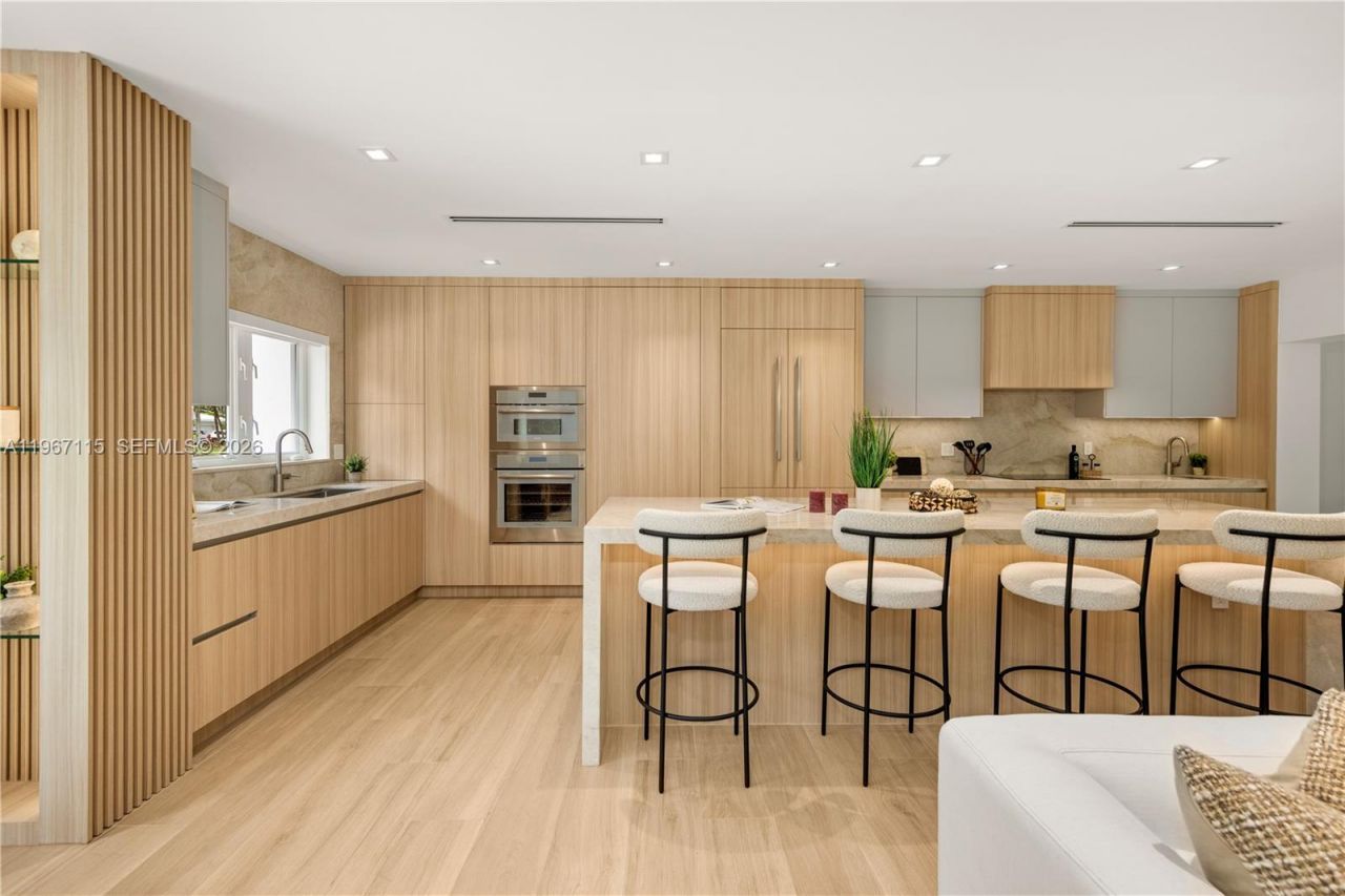 6011 Maynada St, Coral Gables, FL 33146 Photo