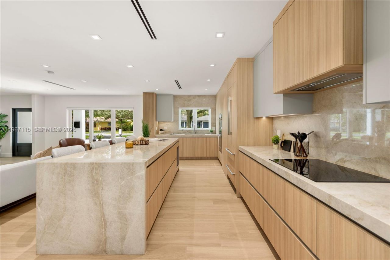 6011 Maynada St, Coral Gables, FL 33146 Photo