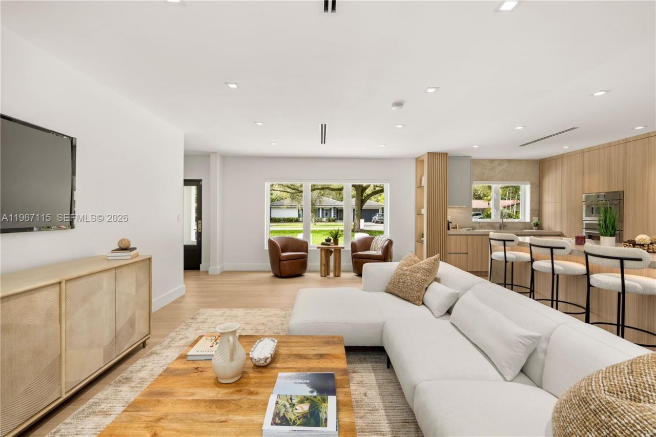 6011 Maynada St, Coral Gables, FL 33146 Photo