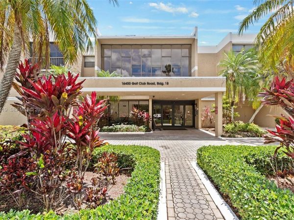 16400 Golf Club Rd, Unit 104, Weston, FL 33326