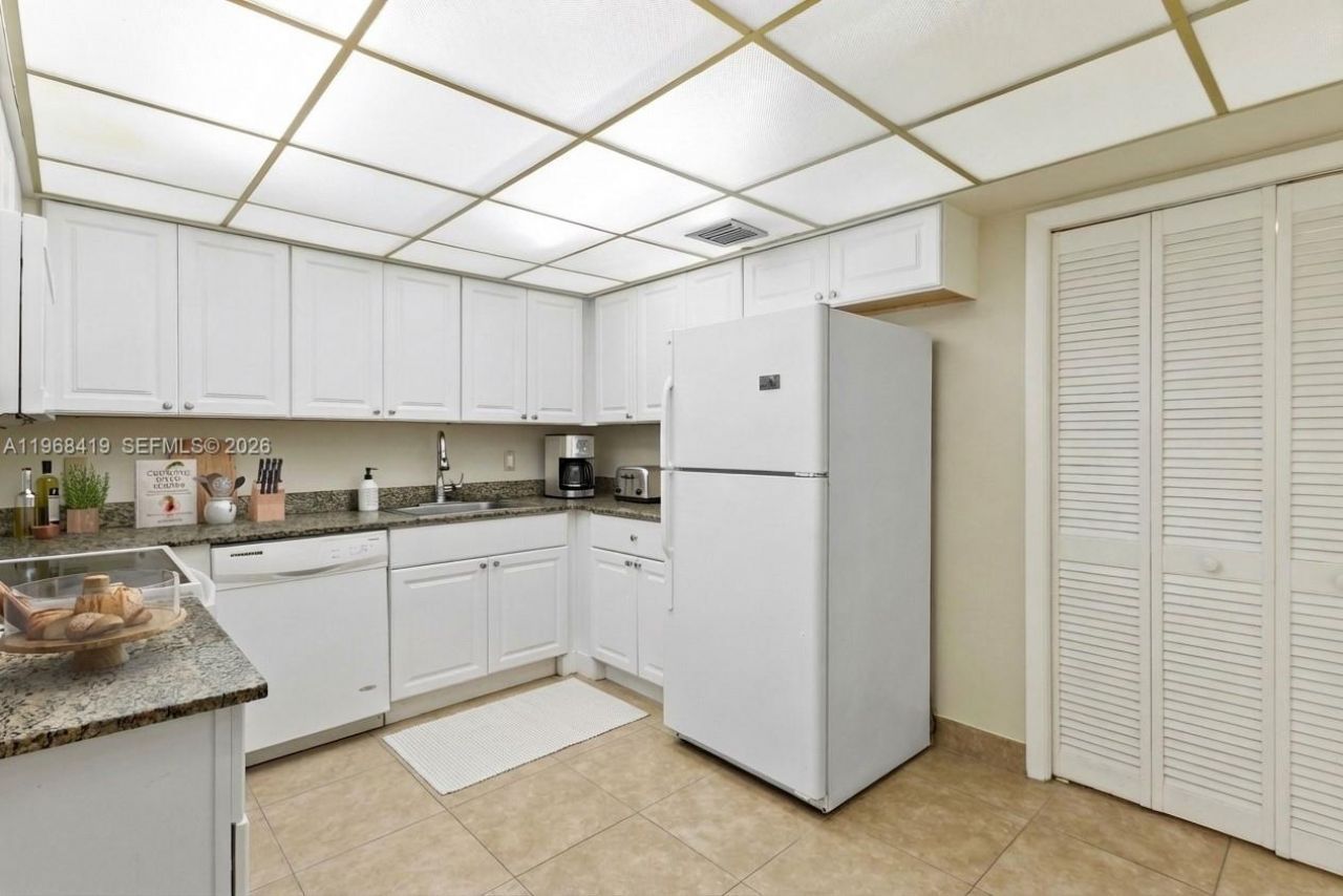 16400 Golf Club Rd, Unit 104, Weston, FL 33326 Photo