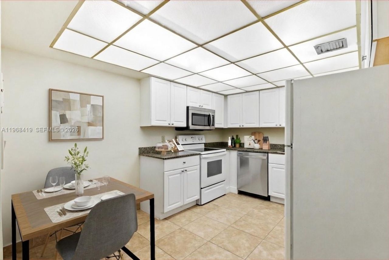 16400 Golf Club Rd, Unit 104, Weston, FL 33326 Photo